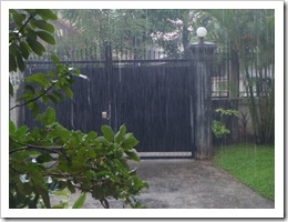 雨、ビエンチャン、ラオス